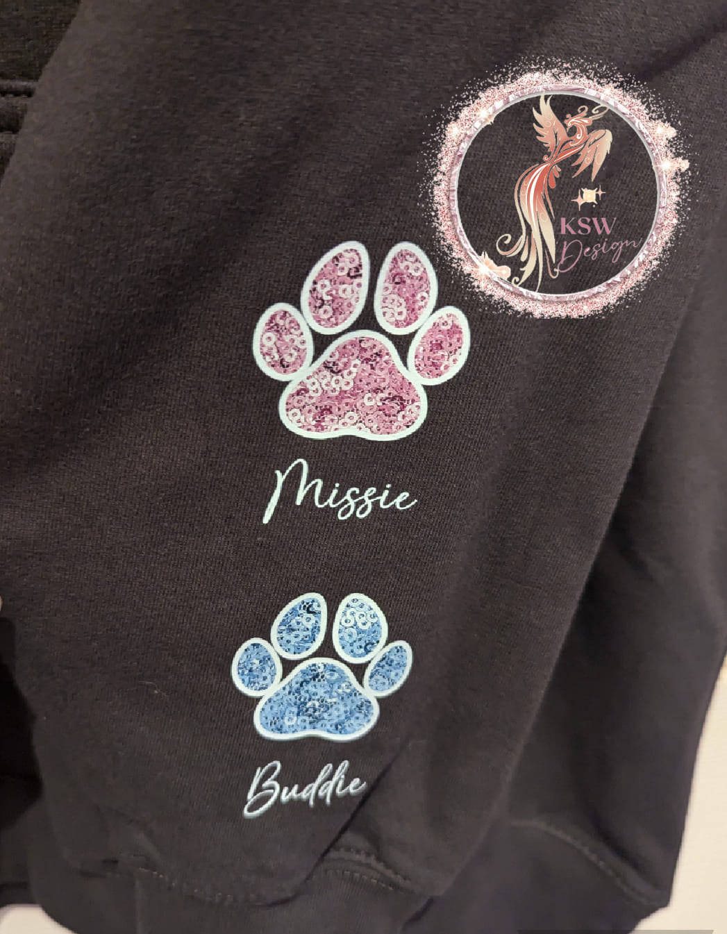 This Dog/Cat Mum Wears Her Heart On Her Sleeve Hoodie