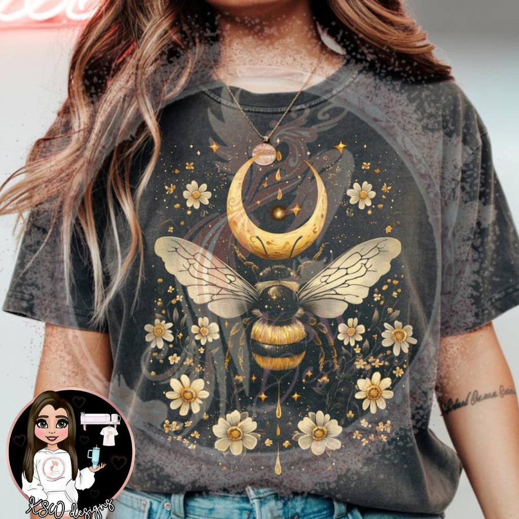 Mystic Crescent Bee & Daisies Celestial T-Shirt